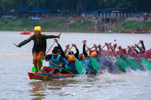Pacu Jalur - olahraga tradisional