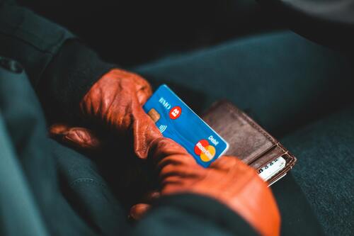 kartu debit - transaksi finansial