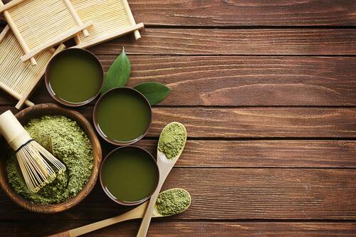 matcha minuman yang mengandung kafein